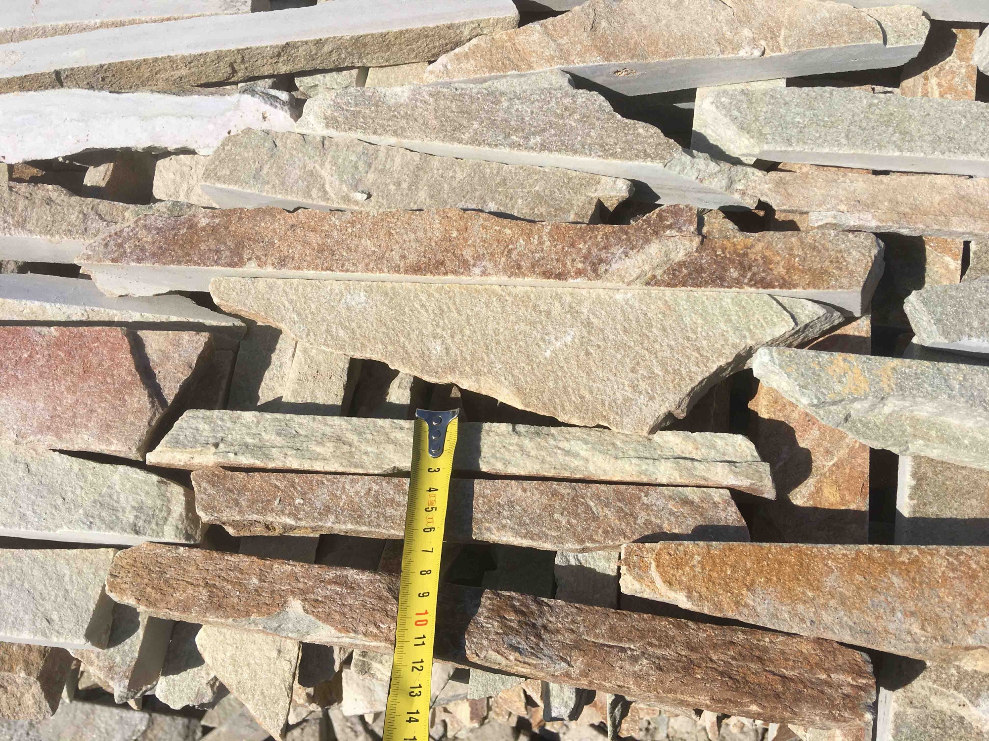 Горбушка златолит золотистый для облицовки купить в Сыктывкаре