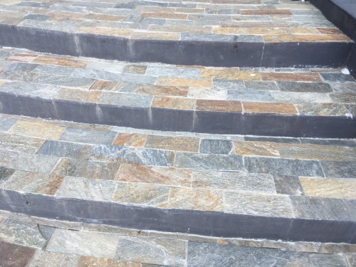 Плитка из Златолита Уральского для лестницы купить в Сыктывкаре