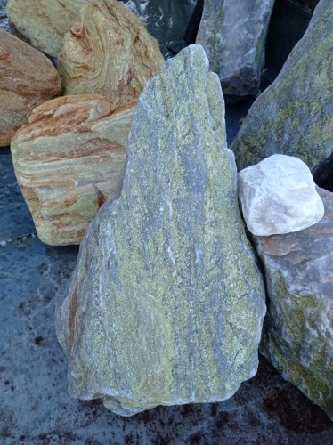 Златолит жёлтый, жёлто-зелёный глыбки и валуны для ланшафтного дизайна купить в Сыктывкаре