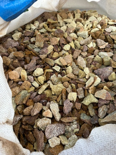 Златолит персиковый декоративная каменная крошка купить в Сыктывкаре