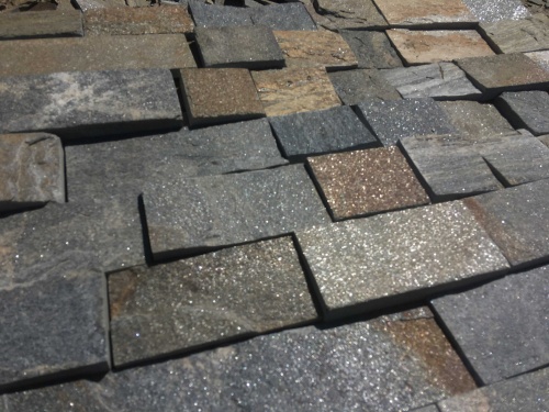 Плитка пилёная златолит Уральский для цоколя, отмостки купить в Сыктывкаре