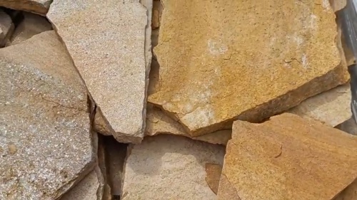 Плитняк златолит жёлтый для цоколя купить в Сыктывкаре