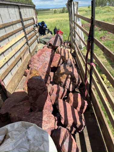 Ландшафтные глыбы красно-фиолетовые 200-1000 килограмм купить в Сыктывкаре