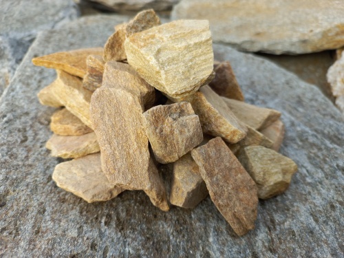 Златолит жёлтый декоративная каменная крошка купить в Сыктывкаре