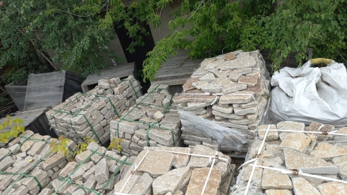 Гранитный плитняк галтованный для парковки купить в Сыктывкаре