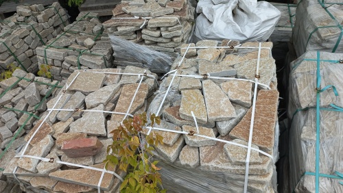 Гранитный плитняк галтованный для парковки купить в Сыктывкаре