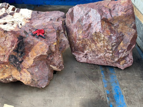 Ландшафтные глыбы красно-фиолетовые 200-1000 килограмм купить в Сыктывкаре
