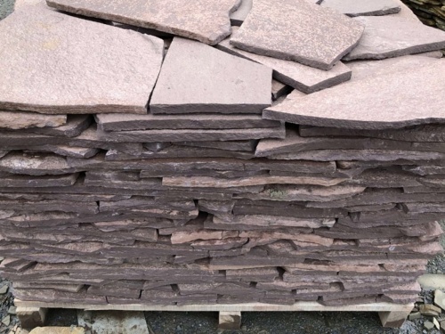 Плитняк лемезит бордовый для облицовки цоколя 20-25 мм  купить в Сыктывкаре