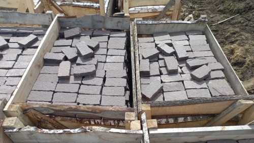 Брусчатка колотая красная