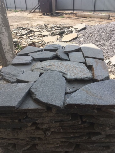 Златолит серебристый галтованный для лестниц купить в Сыктывкаре